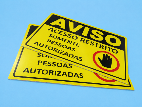 Placa de PS 2MM / Corte Especial / BRILHO